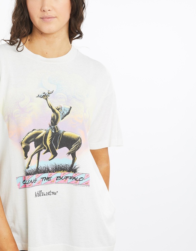 Vintage by The Real Deal - Pre Loved - Vintage 1989 Native American 'Calling The Buffalo' Tee