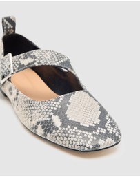 Oxford - Florentine Cross Strap Ballet