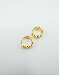 Izoa - Linked Chain Huggie Earrings
