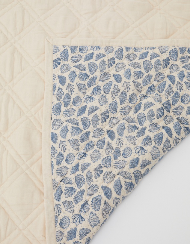 Phile - Quilted Blanket
