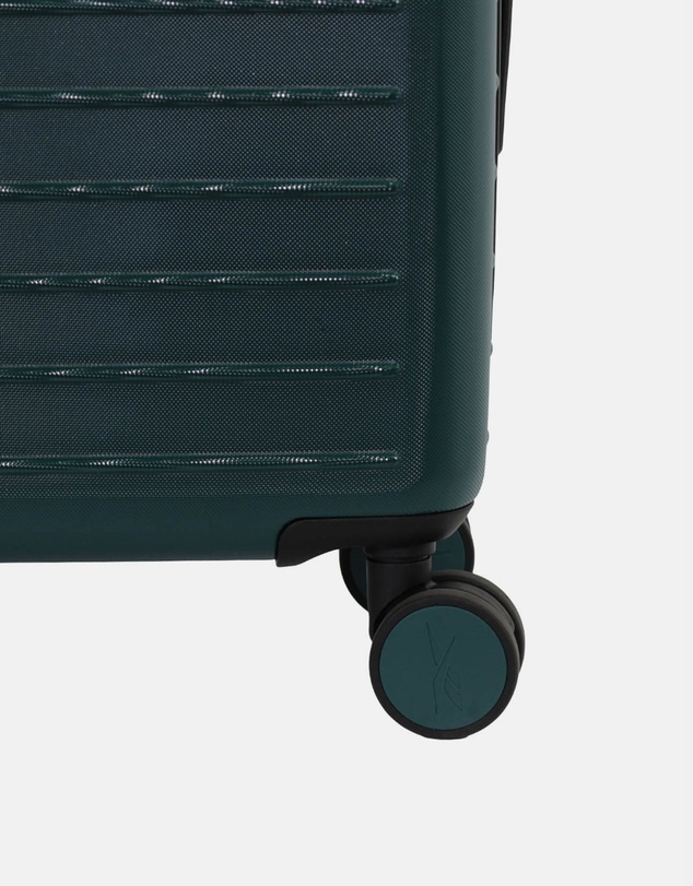 Reebok - Reebok Adventure 54cm Cabin Hard Shell Suitcase