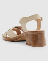 Easy Steps - Odette