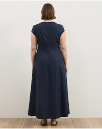 Atmos&Here Curvy - Lorry Keyhole Linen Blend Maxi Dress