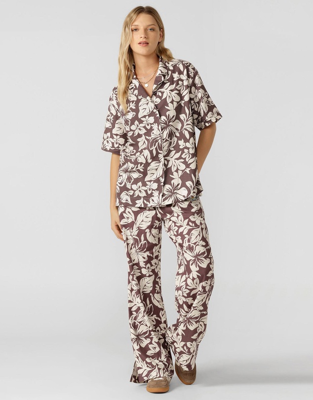 Lorna Jane - Hibiscus Weekend Shirt