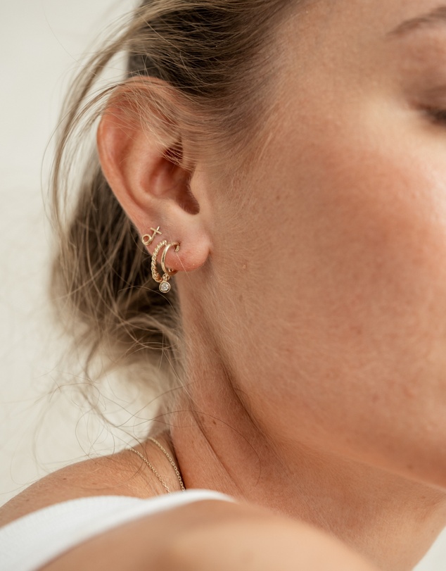 Luna Rae - Solid Gold - Kiss Hug Studs