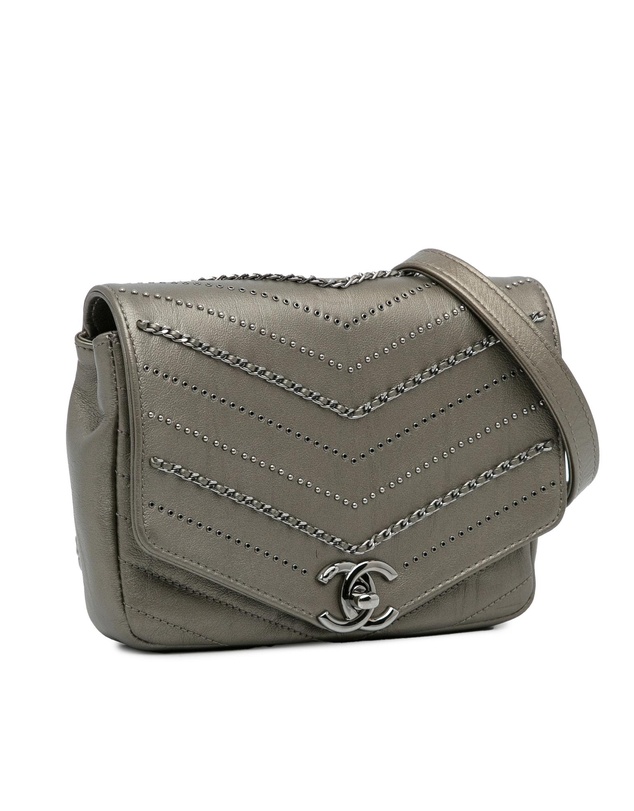 Pre-Loved by Azura Reborn - Pre-Loved chanel Chanel Crossbody Bag Metal Chain Detail