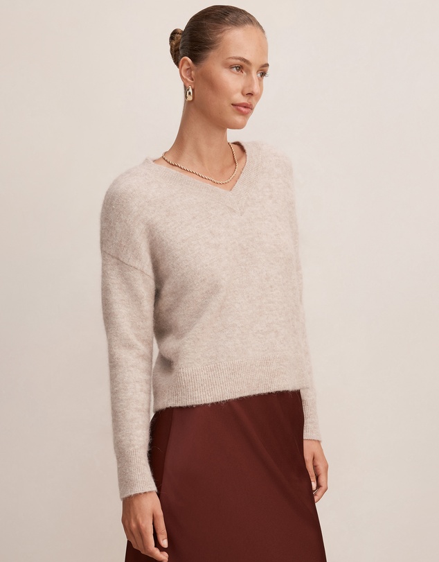 Forever New - Vivienne V Neck Sweater