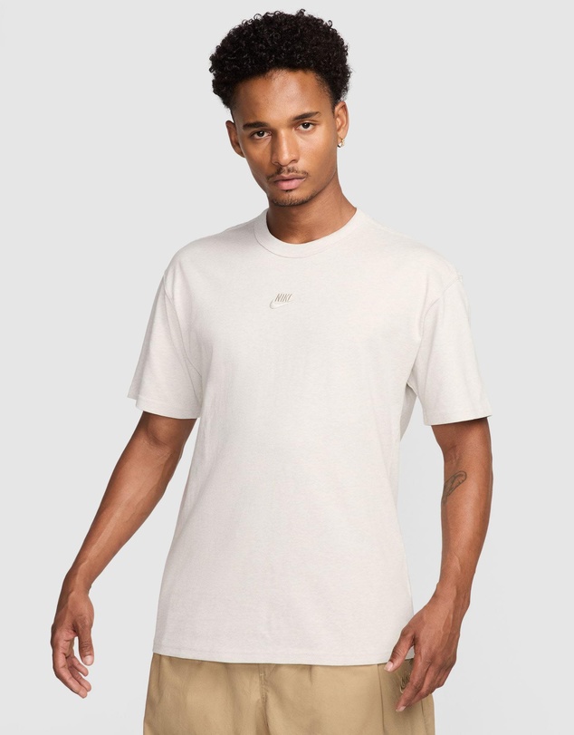 Nike - Sportswear Premium Essentials T-Shirt