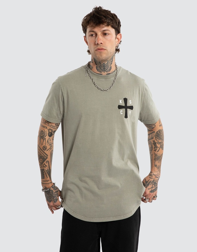 Kiss Chacey - Hyped Dual Curve Tee