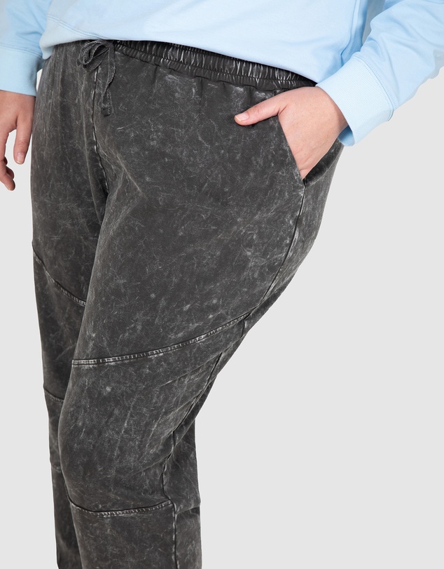 Love Your Wardrobe - Weekender Washed Jogger Pants