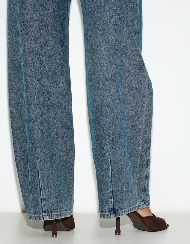 Dazie - Tokyo Mid Rise Relaxed Leg Jeans