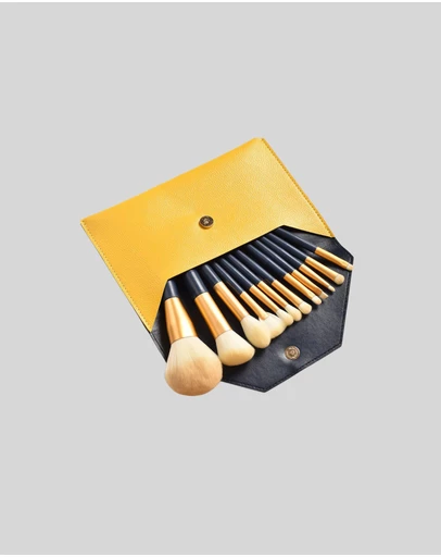 KAJA Clothing - Makeup Brush