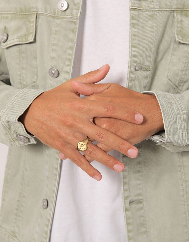 Kuzzoi - ICONIC EXCLUSIVE - Signet Ring with Compass Emblem in Gold-Plated 925 Sterling Silver