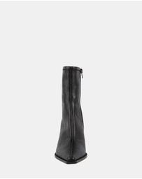 Steve Madden - Briane Black Boots