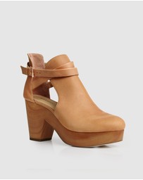 Belle & Bloom - Fearless Clog Ankle Boot - Tan