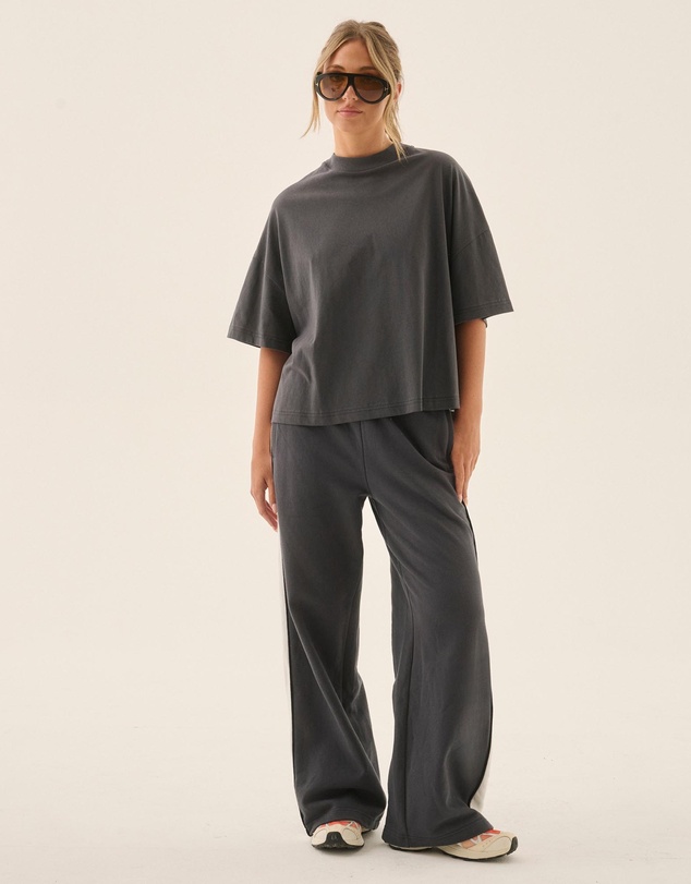 Araminta James - Palmera Tee