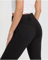 Good American - Never Fades Good Classic Slim Bootcut Jeans