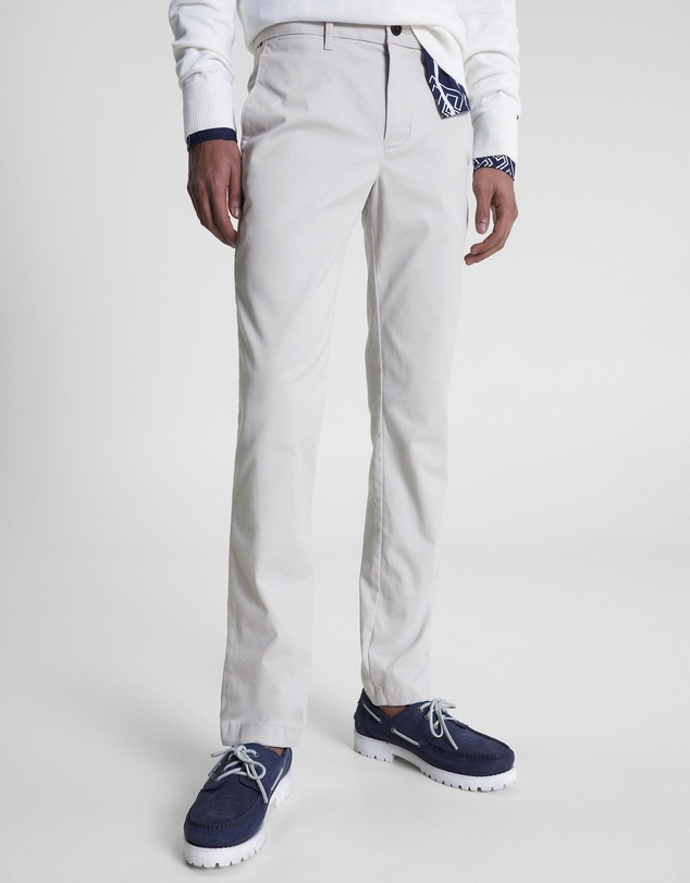 Tommy Hilfiger - 1985 Essential Bleecker Slim Fit Chinos