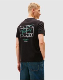 Tommy Jeans - Regular Sign Spray Short Sleeve T-Shirt