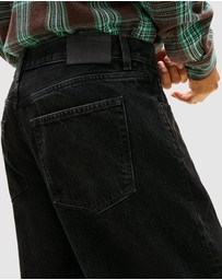 Tommy Jeans - Jaimie Relaxed Flag Straight Leg Jeans