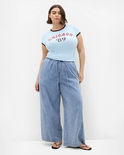 City Chic - Plus size Micro Chicago Print Tee - light blue