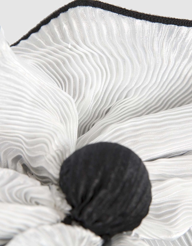 Max Alexander - White and Black Racing Fascinator