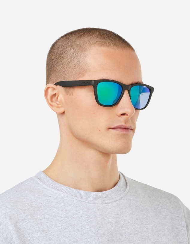 Hawkers Co - HAWKERS - Polarized Carbon Black Emerald ONE Sunglasses for Men and Women UV400