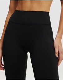 Cotton On Body Active - Ultra Luxe Invisble Scrunch Flare Pants