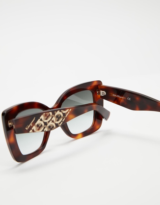 Salvatore Ferragamo - SF1023S