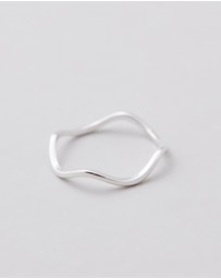 SAINT VALENTINE - Vera Wave Ring - Silver