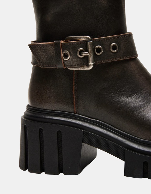 Steve Madden - Brigade Brown Distressed Boots