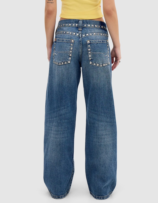 BDG By Urban Outfitters - Kayla Lowrider Studded Jeans