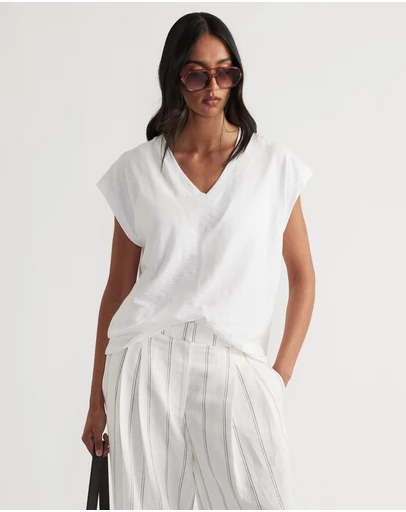Decjuba - Shay Slub V-Neck Tee