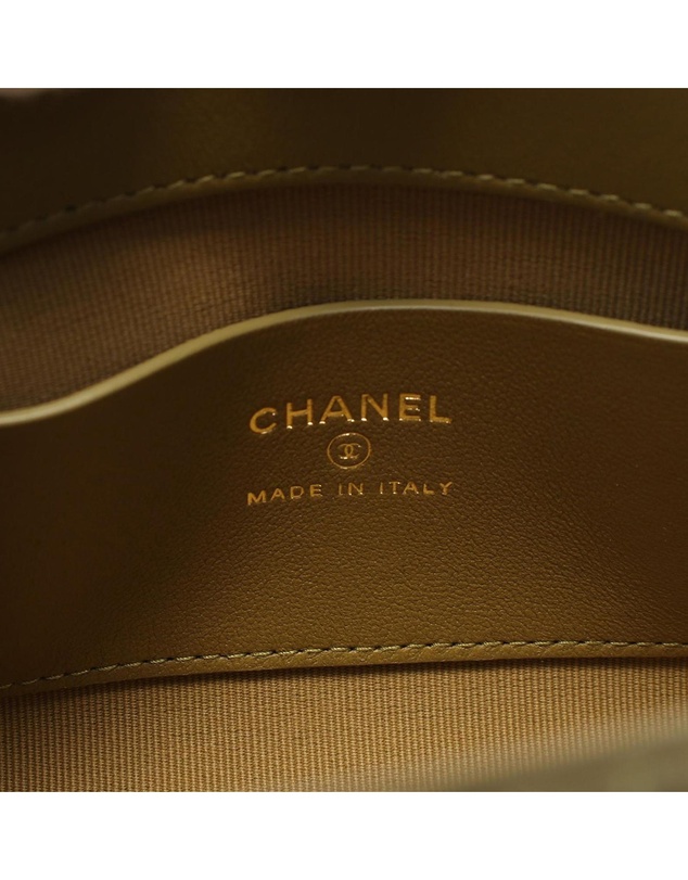 Pre-Loved by Azura Reborn - Pre-Loved chanel Chain Bag Lion Head Detail