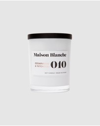 Maison Blanche - 010 Cedarwood & Patchouli - Large Candle