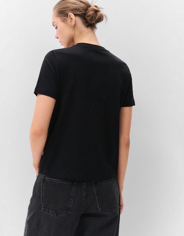 UNISON - The Classic Crew Tee