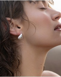 Native Sol - Tanah Shell Earrings