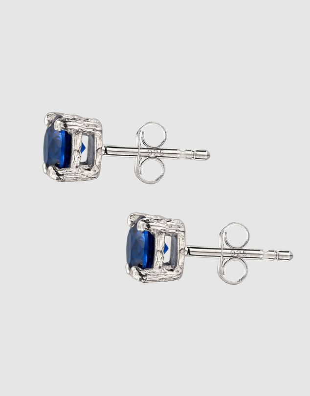 Kuzzoi - ICONIC EXCLUSIVE - Blue Sapphire Stud Earrings in 925 Silver