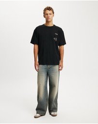 Cotton On - Box Fit Graphic T-Shirt