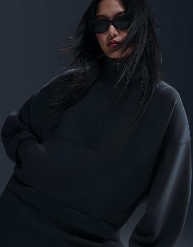 Nike - 24.7 ImpossiblySoft Dri-FIT Oversized 1/2-Zip Top