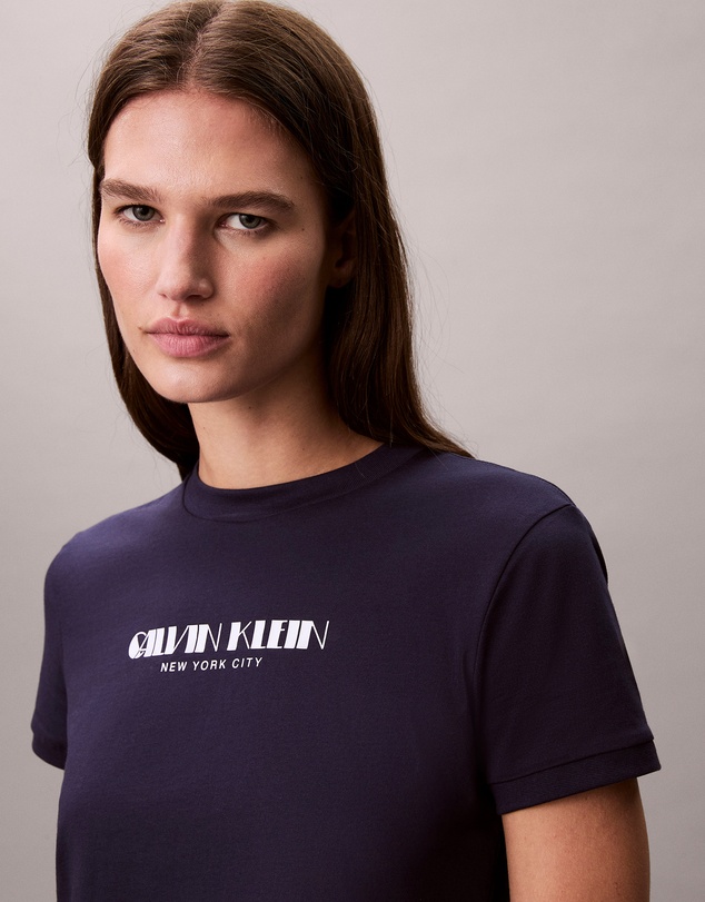 Calvin Klein Jeans - Logo Graphic Cropped T-Shirt