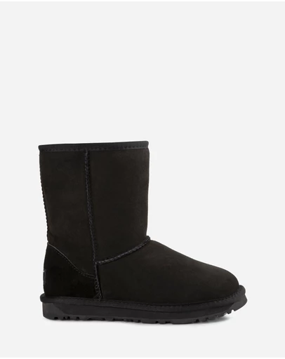Ozwear Connection Uggs - Ugg Classic Short Boots (Water Resistant)