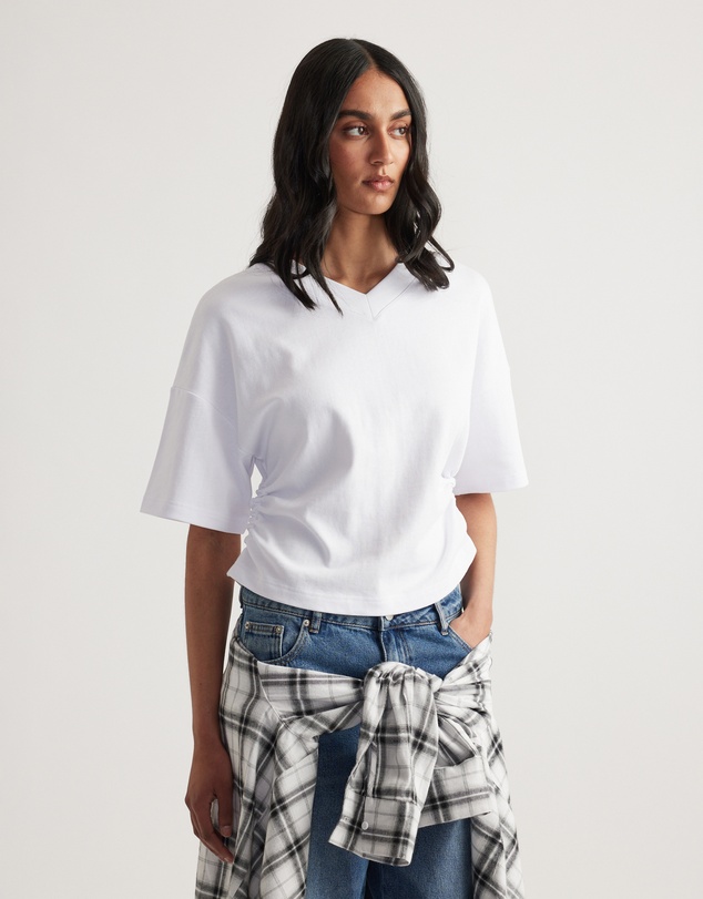 Decjuba - Alicia V Neck Boxy Tee