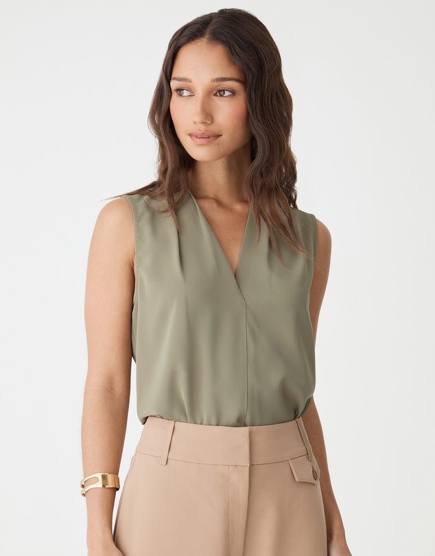 Forcast - Alivia 2 V-Neck Top