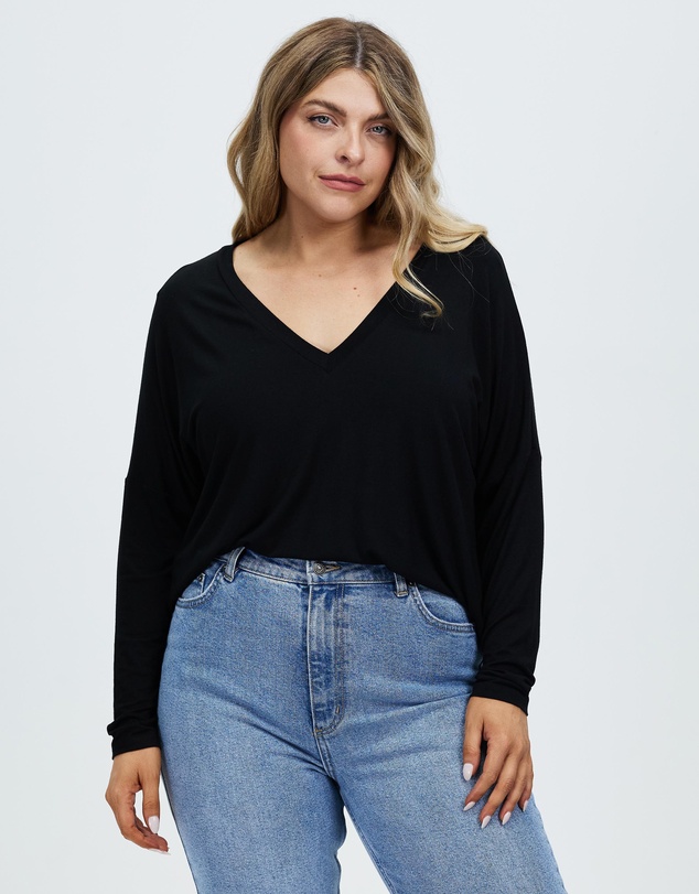 Atmos&Here Curvy - Essential Long Sleeve V-Neck T-Shirt