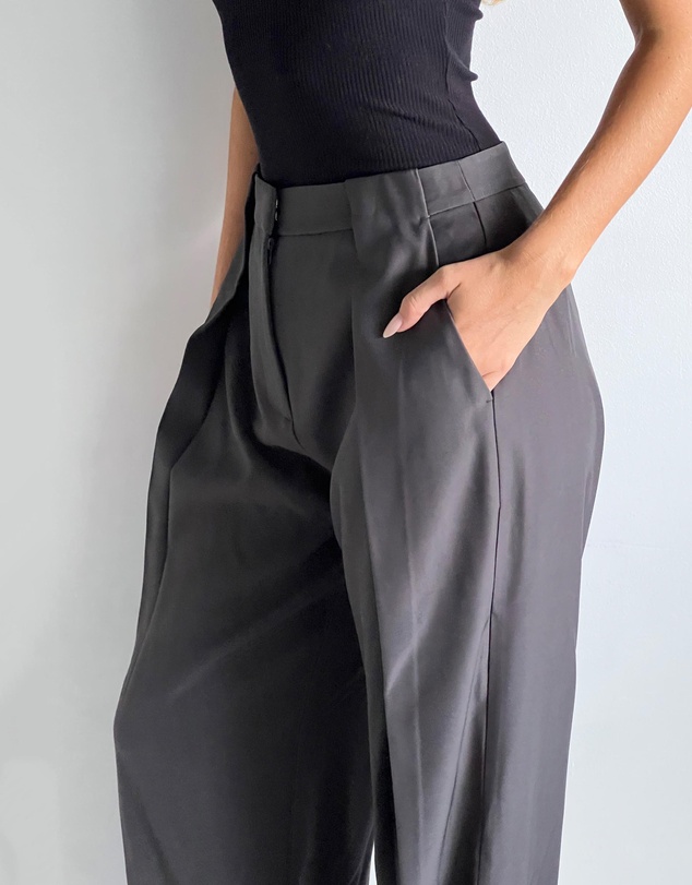 Dazie - Own It Pleated Tailored Pants