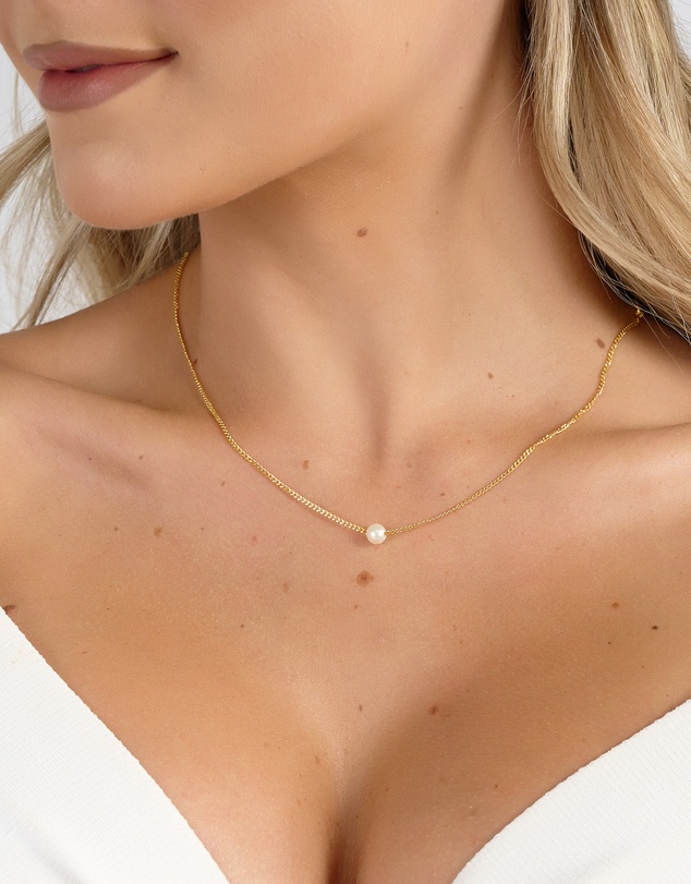 Izoa - Delicate Freshwater Pearl Necklace