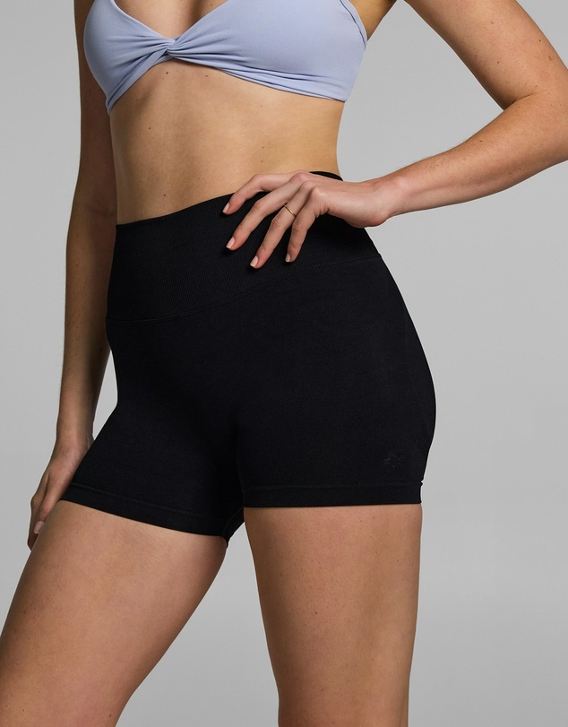 Rockwear - Seamless Scrunch Bum Booty Shorts