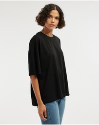 Amelius - Leah Boyfriend Tee