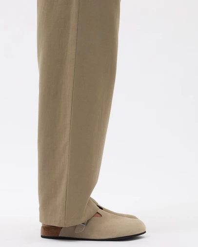 AERE - Mens Suede Footbed Clogs